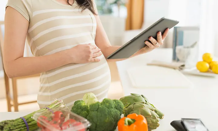 نقش مکمل‌ های غذایی در ماه چهارم بارداری